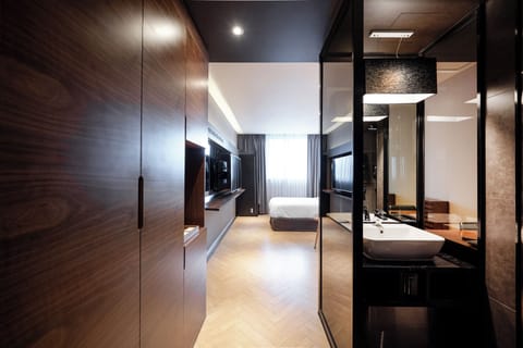 Deluxe Double Room, City View | Premium bedding, free WiFi, bed sheets