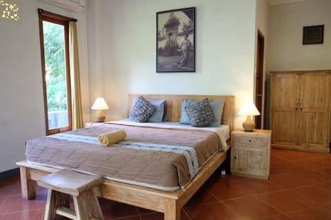 Standard Room | Desk, free WiFi, bed sheets