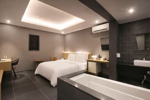 Standard Double Room | Premium bedding, desk, free WiFi