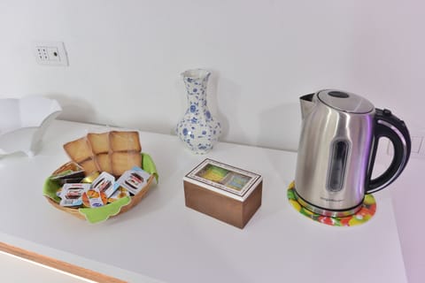 Apartment, 1 Bedroom | Private kitchen | Full-size fridge, microwave, oven, stovetop