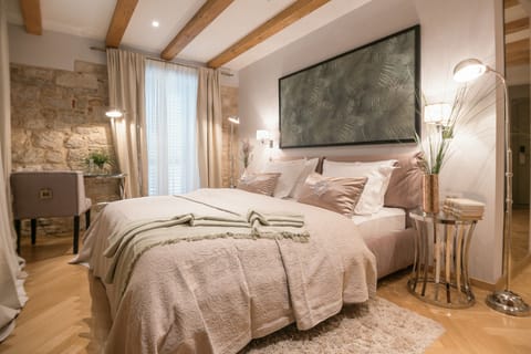 Double Room, Balcony | Premium bedding, minibar, in-room safe, desk