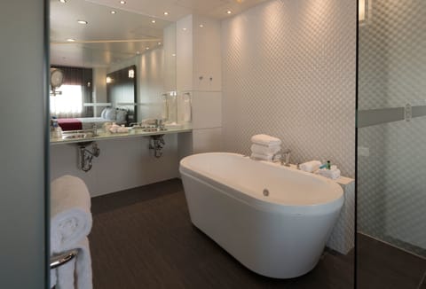 Suite, 1 King Bed, Non Smoking (Relax) | Jetted tub