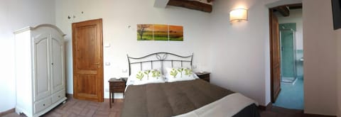 Minibar, soundproofing, free WiFi, bed sheets