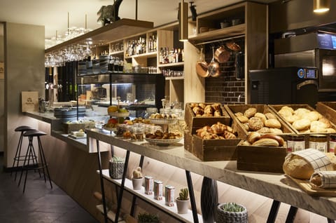 Daily buffet breakfast for a fee