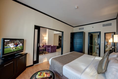 Minibar, in-room safe, desk, blackout drapes