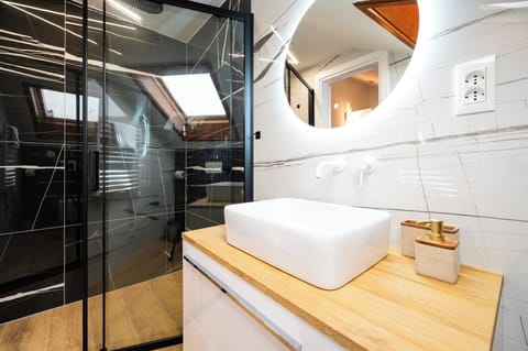 Standard Double Room | Bathroom | Combined shower/tub, deep soaking tub, free toiletries, hair dryer