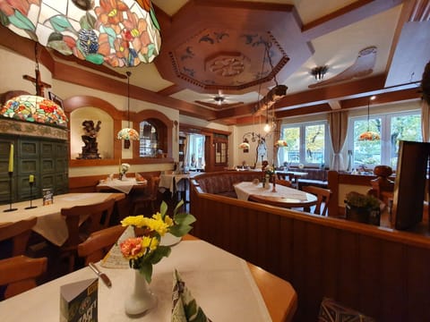 Lunch and dinner served, Regional cuisine