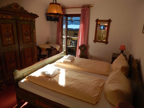 Double Room, Mountain View | Desk, cribs/infant beds, travel crib, rollaway beds