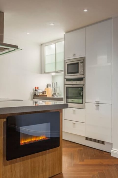 Espresso maker, coffee/tea maker, electric kettle