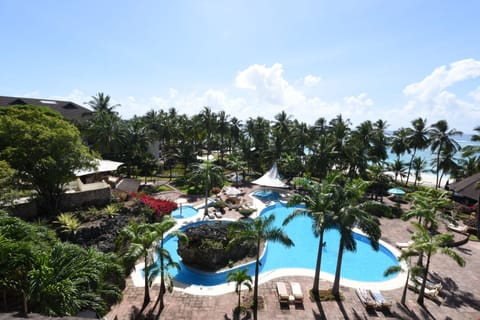 2 outdoor pools, pool umbrellas, sun loungers