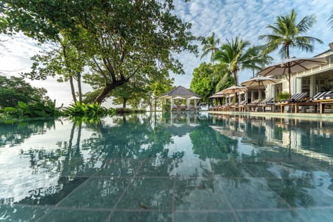 Outdoor pool, pool umbrellas, sun loungers