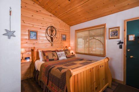 Standard Cabin, 1 Queen Bed, Non Smoking (True West) | Individually furnished, desk, laptop workspace, iron/ironing board
