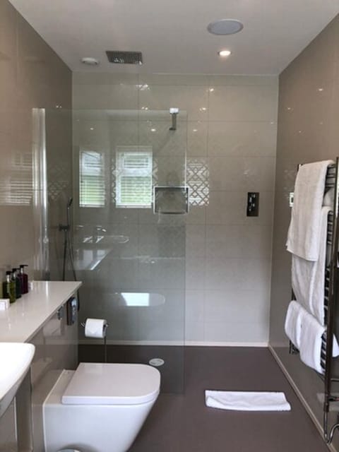Shaldon Suite | Bathroom | Eco-friendly toiletries, hair dryer, towels