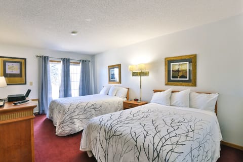 Deluxe Room, Balcony | Premium bedding, individually decorated, individually furnished, desk