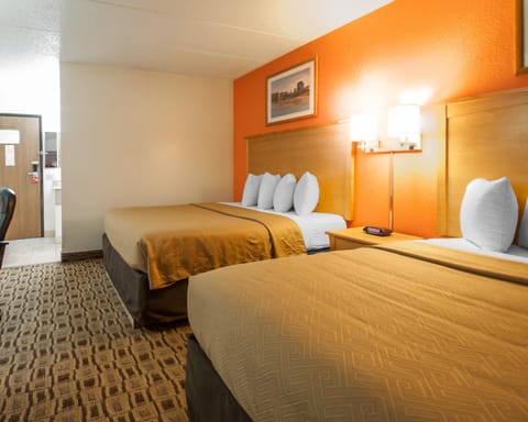 Iron/ironing board, WiFi (free), alarm clocks, bed sheets