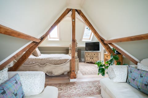 Superior Suite, Balcony (Zeguma) | Iron/ironing board, free WiFi, bed sheets