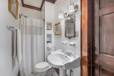Comfort Suite, Private Bathroom (The Suite) | Bathroom | Free toiletries, hair dryer, towels, soap