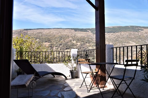 Superior Room, 1 King Bed, Mountain View | Terrace/patio