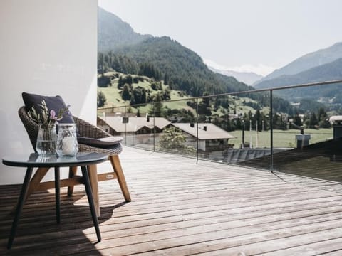 Deluxe Room | In-room safe, free WiFi, bed sheets