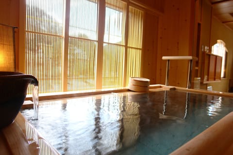 Japanese Western Style Twin Room, Open Air Bath | Deep soaking bathtub