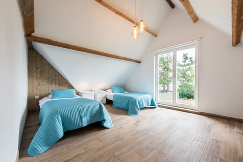 Family Studio, 2 Bedrooms, Kitchen | Minibar, soundproofing, cribs/infant beds, rollaway beds