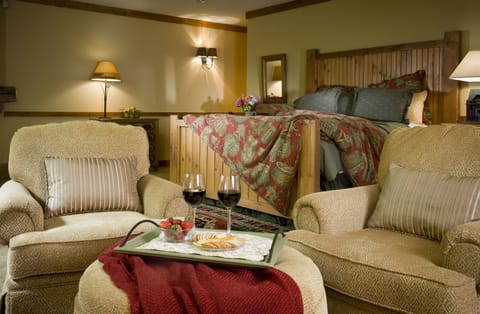 Standard Suite, Multiple Beds, Fireplace | Premium bedding, down comforters, individually decorated