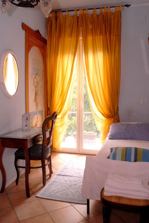 Single Room, Balcony | Free WiFi, bed sheets