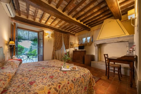 Deluxe Double Room | Premium bedding, minibar, in-room safe, desk