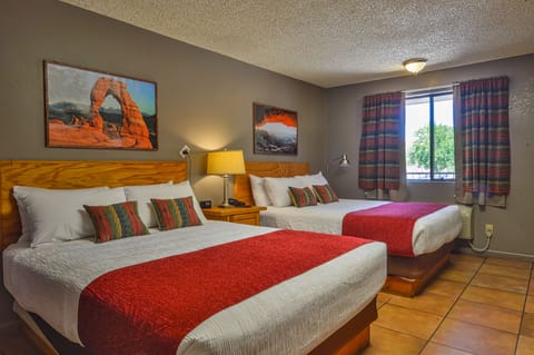 Desk, soundproofing, iron/ironing board, free WiFi