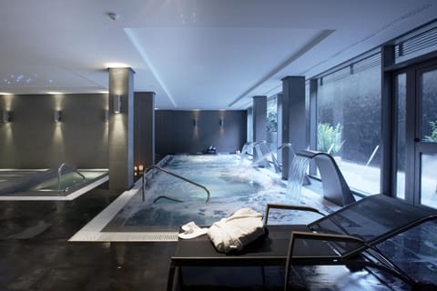 Couples treatment rooms, sauna, hot tub, steam room, body treatments