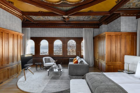 Suite, 1 Queen Bed, Lake View | Hypo-allergenic bedding, minibar, in-room safe, desk