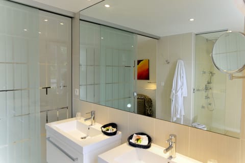 Junior Suite | Bathroom sink