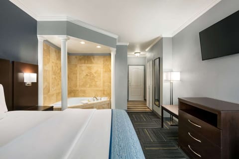 Premium bedding, pillowtop beds, desk, laptop workspace