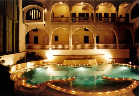 Outdoor pool, sun loungers