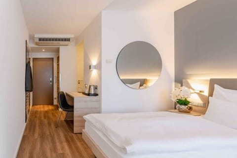 Classic Single Room | Desk, blackout drapes, soundproofing, rollaway beds