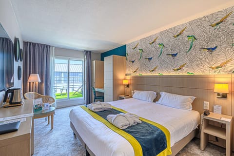 Family Duplex, Multiple Beds, Smoking, Terrace | In-room safe, desk, laptop workspace, soundproofing