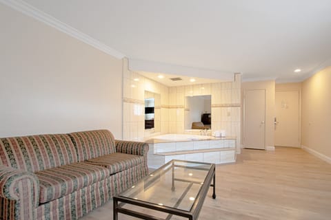 Suite, Non Smoking, Jetted Tub (2 King Beds) | Desk, blackout drapes, iron/ironing board, free cribs/infant beds