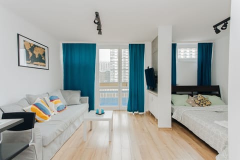 Apartment | Living area | Flat-screen TV