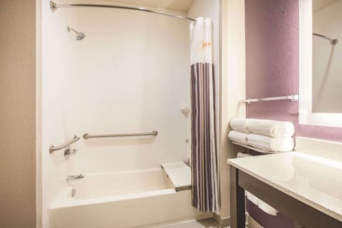 Room, 2 Queen Beds, Accessible, Non Smoking (Tub with Grab Bars) | Bathroom | Free toiletries, hair dryer, towels