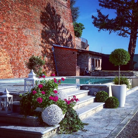 Seasonal outdoor pool, pool umbrellas, sun loungers