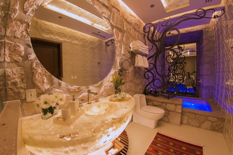 Grand Room (Soledad) | Bathroom | Hair dryer, slippers, towels