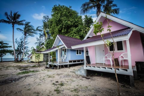 Standard Bungalow With A/C | Terrace/patio