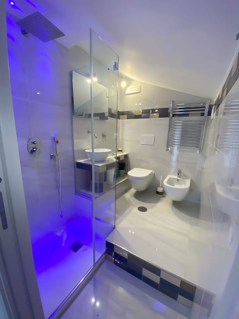 Panoramic Double Room | Bathroom | Shower, rainfall showerhead, hair dryer, slippers