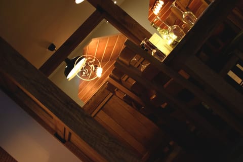 2 restaurants, breakfast, lunch, dinner served; British cuisine