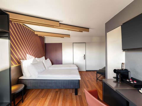 Premium Double Room | Desk, blackout drapes, soundproofing, WiFi (free)