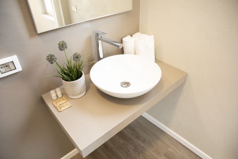 Double Room | Bathroom | Hair dryer, bidet, towels