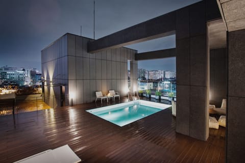 Seasonal outdoor pool