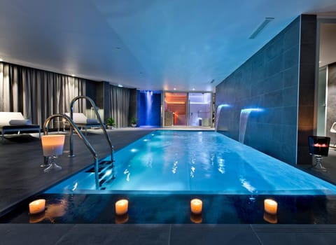 Seasonal outdoor pool, pool umbrellas, sun loungers