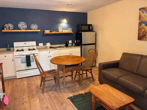 Deluxe Suite, 1 Bedroom | Private kitchen | Fridge, microwave, coffee/tea maker