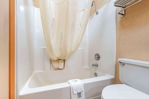 Room, 1 King Bed, Non Smoking | Desk, blackout drapes, free WiFi, bed sheets